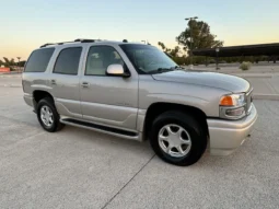 
										2004 GMC Yukon Denali 1500 Luxury full									