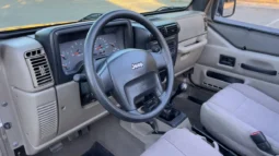 
										2005 Jeep Wrangler SE 6-Speed full									