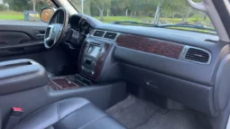 
										2007 GMC Yukon Denali full									