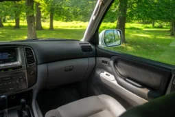 
										2007 Toyota Land Cruiser UZJ100 full									