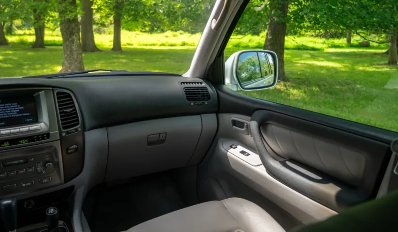 
								2007 Toyota Land Cruiser UZJ100 full									