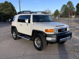 
										2012 Toyota FJ Cruiser full									