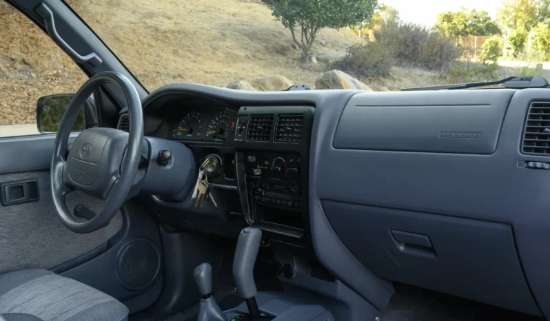 
								1999 Toyota Tacoma SR5 XtraCab V6 4×4 full									