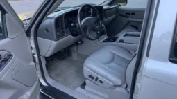 
										2004 Chevrolet Suburban 2500 LT 8.1L 4×4 full									