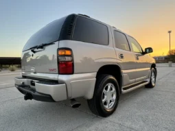 
										2004 GMC Yukon Denali 1500 Luxury full									