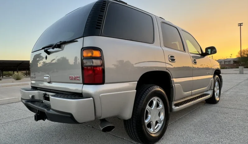 
								2004 GMC Yukon Denali 1500 Luxury full									