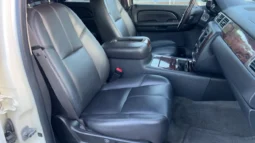 
										2007 GMC Yukon Denali full									