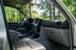 
										2007 Toyota Land Cruiser UZJ100 full									
