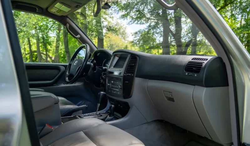 
								2007 Toyota Land Cruiser UZJ100 full									