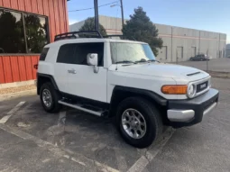 
										2012 Toyota FJ Cruiser full									