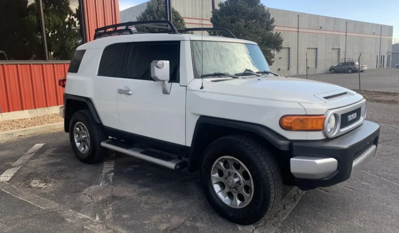 
								2012 Toyota FJ Cruiser full									