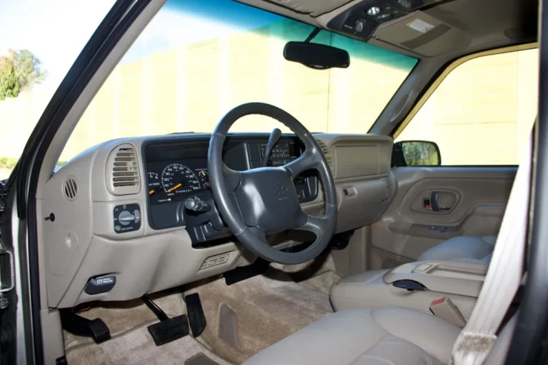 
								1999 Chevrolet Tahoe LT full									