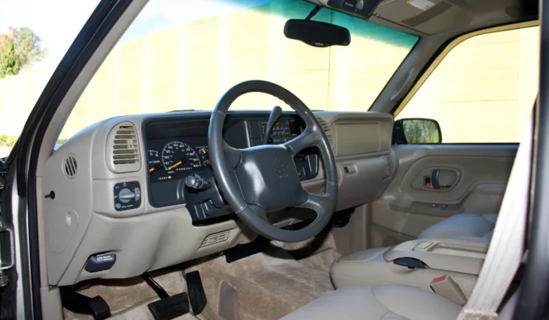 
								1999 Chevrolet Tahoe LT full									