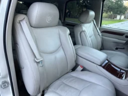 
										2004 Cadillac Escalade GMT800 AWD full									