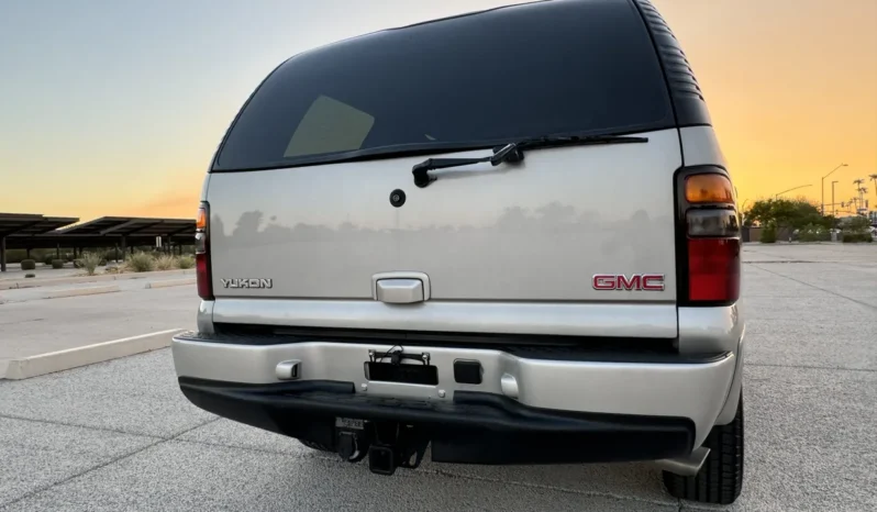 
								2004 GMC Yukon Denali 1500 Luxury full									