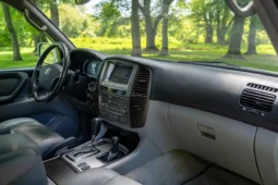 
										2007 Toyota Land Cruiser UZJ100 full									