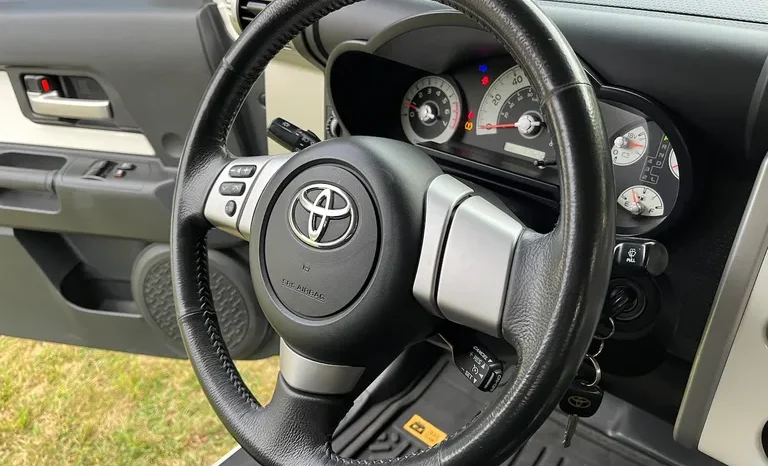 
								2008 Toyota FJ Cruiser Trail Teams Special Edition full									