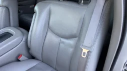 
										2004 Chevrolet Suburban 2500 LT 8.1L 4×4 full									