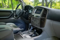 
										2007 Toyota Land Cruiser UZJ100 full									