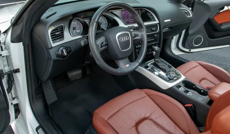 
								2011 Audi S5 Cabriolet Quattro Prestige full									