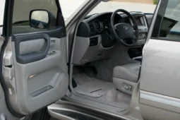 
										2003 Toyota Land Cruiser UZJ100 full									