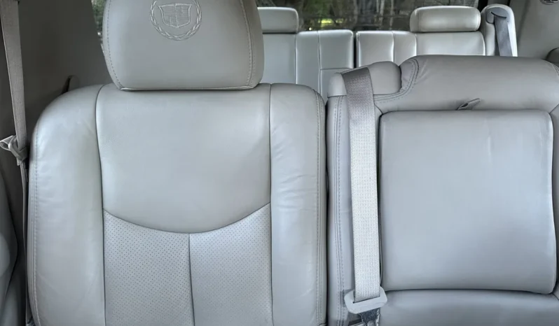 
								2004 Cadillac Escalade GMT800 AWD full									