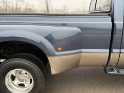
										2004 Ford F-350 Super Duty Lariat Crew Cab Power Stroke 4×4 Dually full									