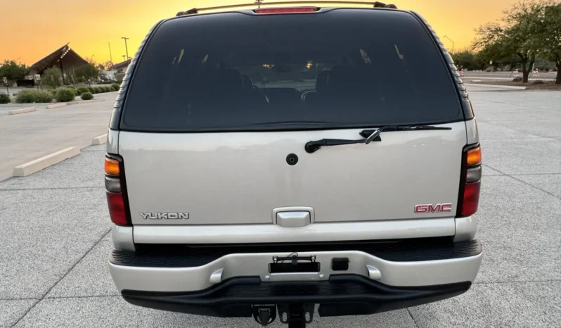 
								2004 GMC Yukon Denali 1500 Luxury full									
