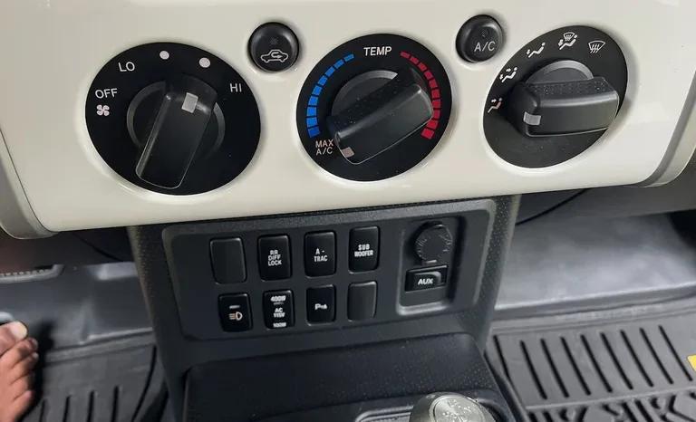 
								2008 Toyota FJ Cruiser Trail Teams Special Edition full									