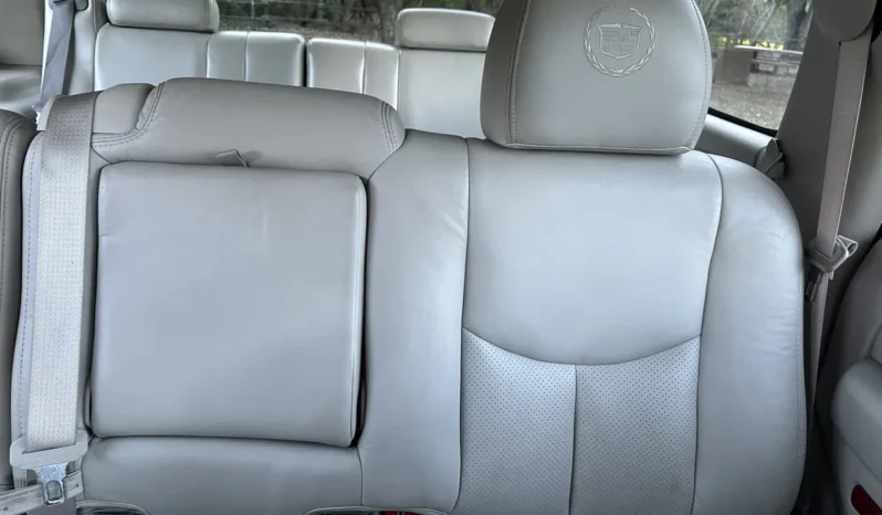 
								2004 Cadillac Escalade GMT800 AWD full									