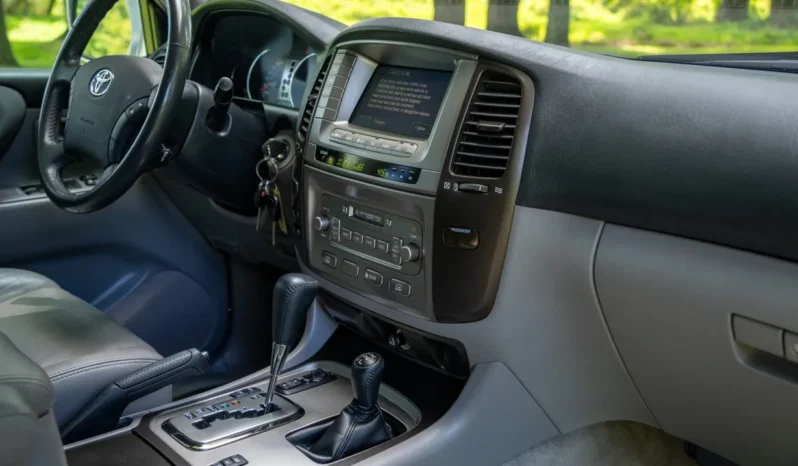 
								2007 Toyota Land Cruiser UZJ100 full									