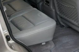 
										2003 Toyota Land Cruiser UZJ100 full									