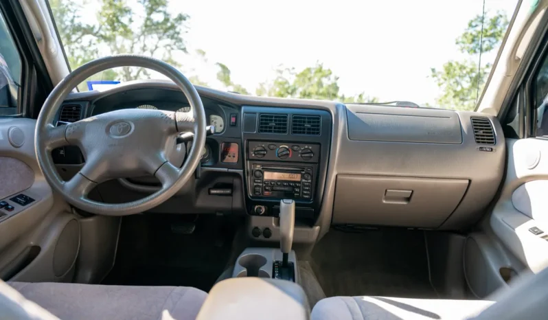 
								2003 Toyota Tacoma SR5 Double Cab TRD V6 full									