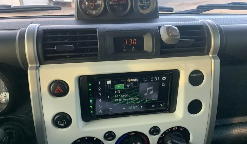 
								2012 Toyota FJ Cruiser full									