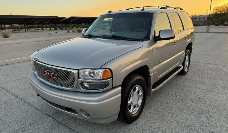 
								2004 GMC Yukon Denali 1500 Luxury full									
