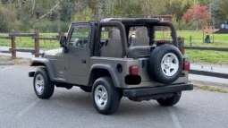 
										2005 Jeep Wrangler SE 6-Speed full									