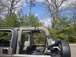 
										2004 Jeep Wrangler Sahara full									