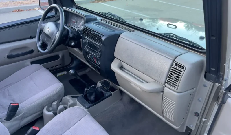 
								2005 Jeep Wrangler SE 6-Speed full									