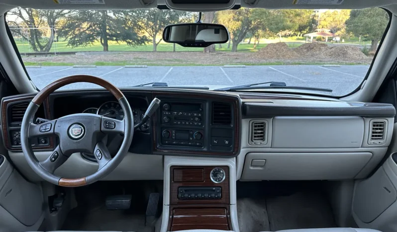 
								2004 Cadillac Escalade GMT800 AWD full									