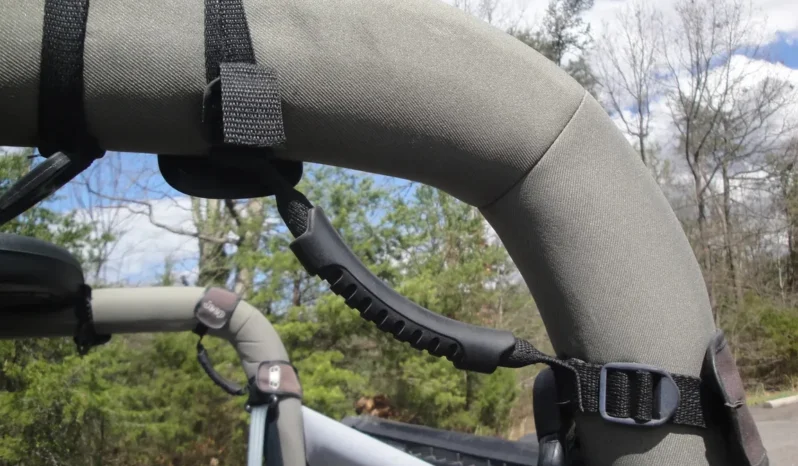 
								2004 Jeep Wrangler Sahara full									