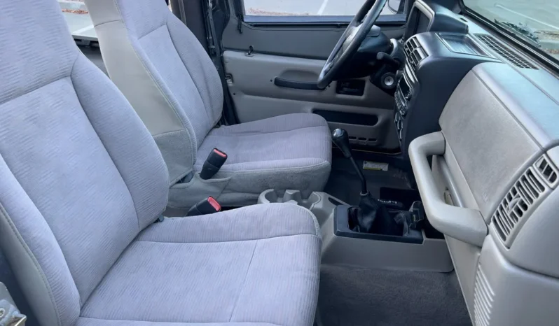 
								2005 Jeep Wrangler SE 6-Speed full									