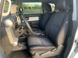 
										2012 Toyota FJ Cruiser full									