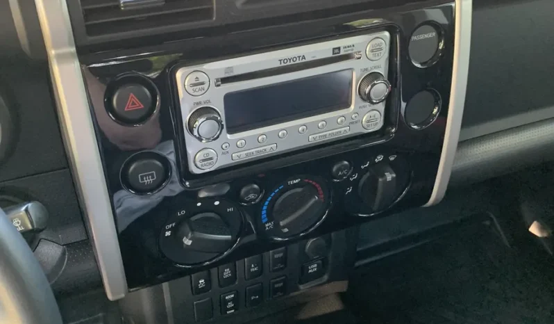 
								2014 Toyota FJ Cruiser full									