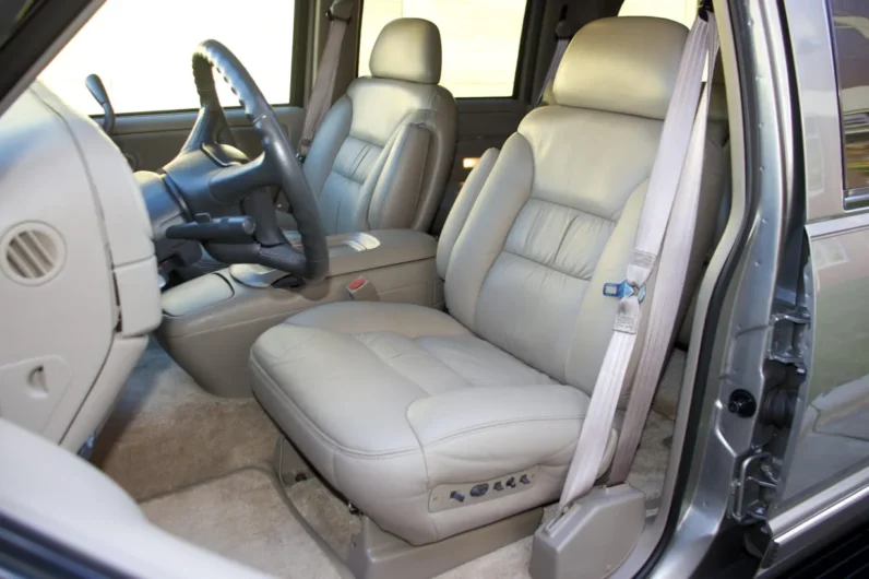 
								1999 Chevrolet Tahoe LT full									