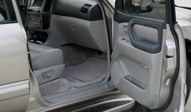 
								2003 Toyota Land Cruiser UZJ100 full									