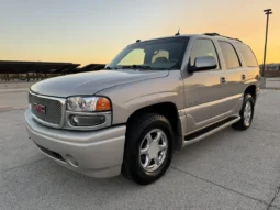 
										2004 GMC Yukon Denali 1500 Luxury full									