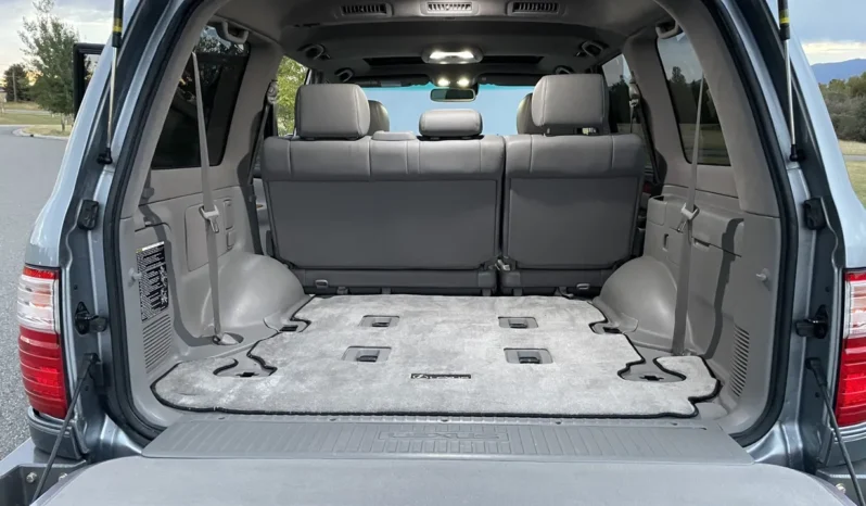 
								2004 Lexus LX470 full									