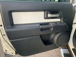 
										2012 Toyota FJ Cruiser full									