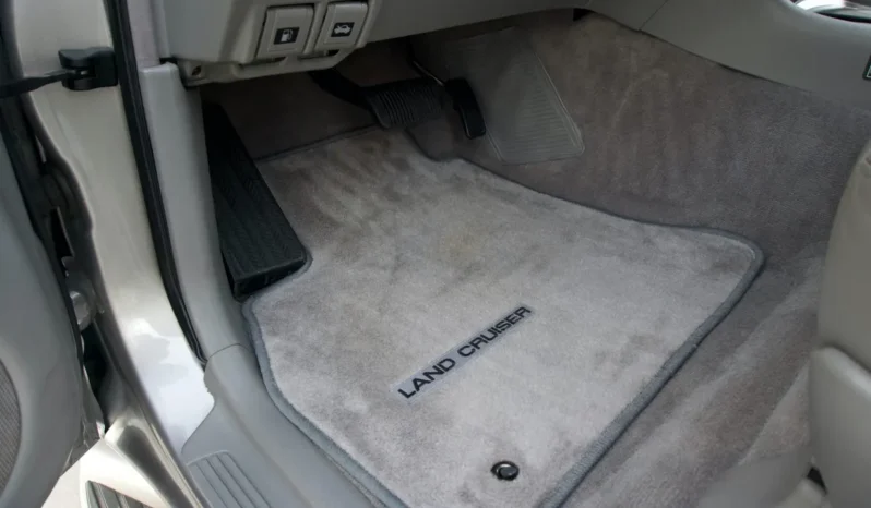 
								2003 Toyota Land Cruiser UZJ100 full									