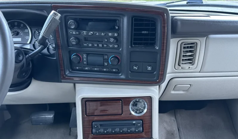 
								2004 Cadillac Escalade GMT800 AWD full									